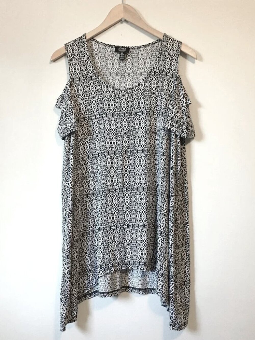 Jones New York Signature B&W Tiled Off Shoulder Handkerchief Hem A-line Top - L
